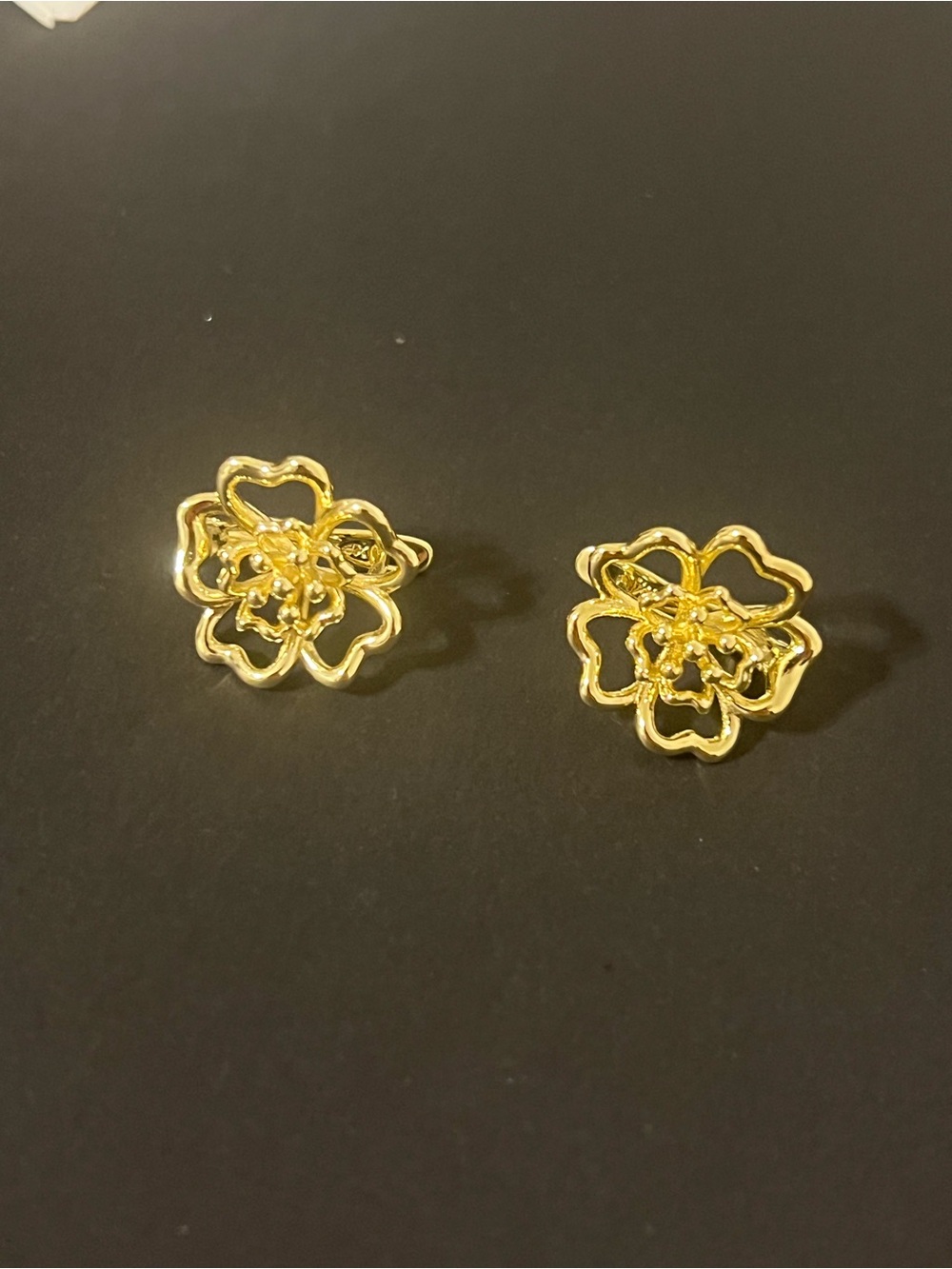 14K gold plated Cutout Flower Stud Earrings – Delicate Floral Post Earrings nip